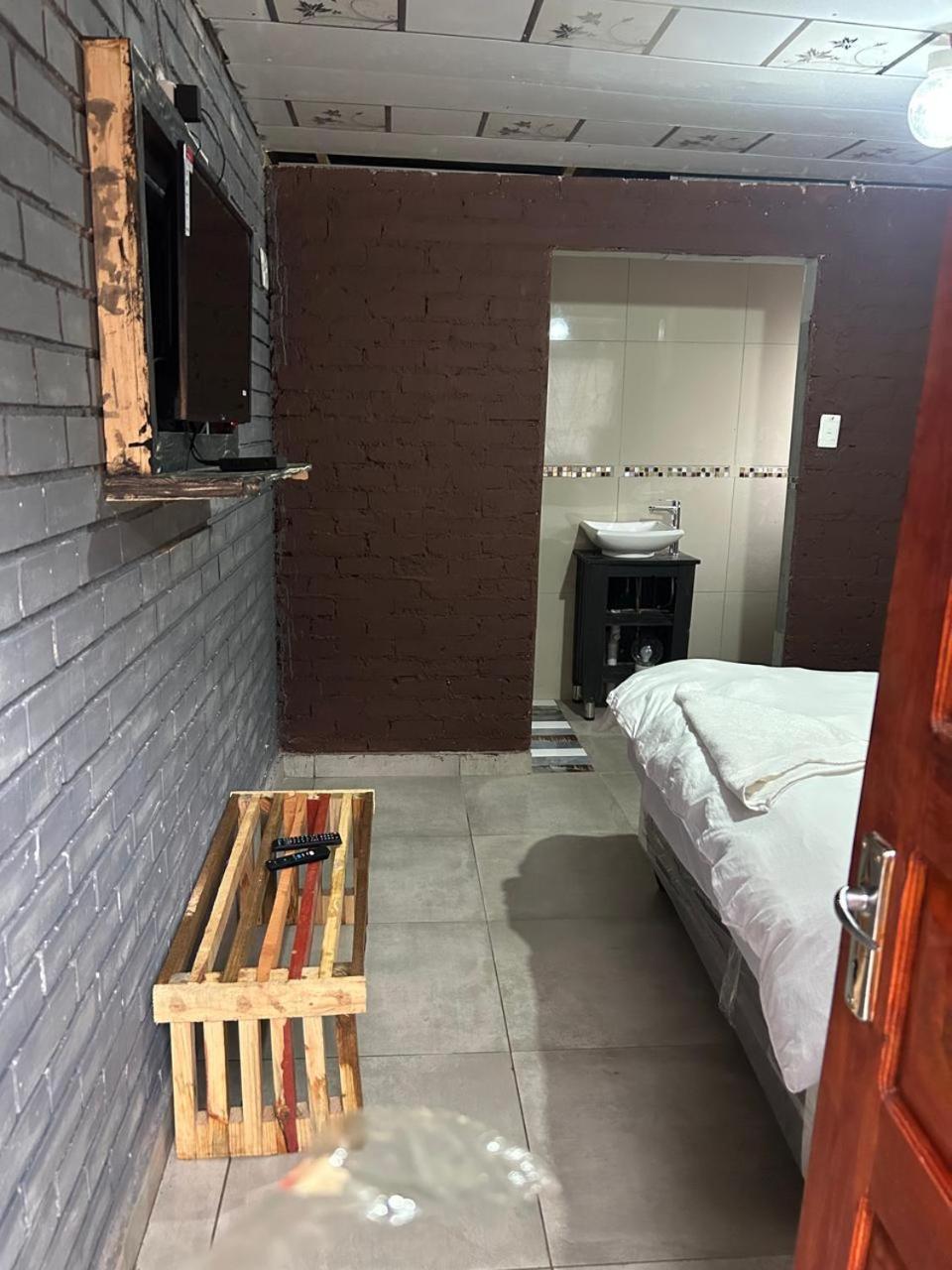 Homestay Ezekmary Res *